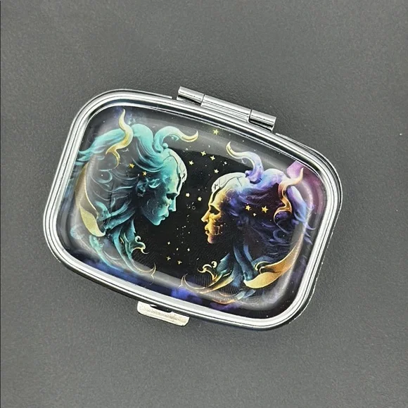 Gemini Zodiac Multi-Use Mirrored Pill Box Container - Picture 1 of 2